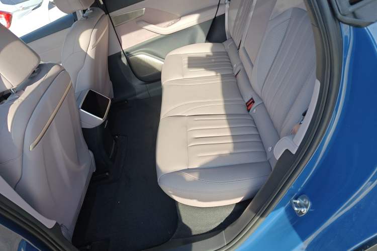 Used ONVO L60 2024 60 kWh All-Wheel Drive Interior 4