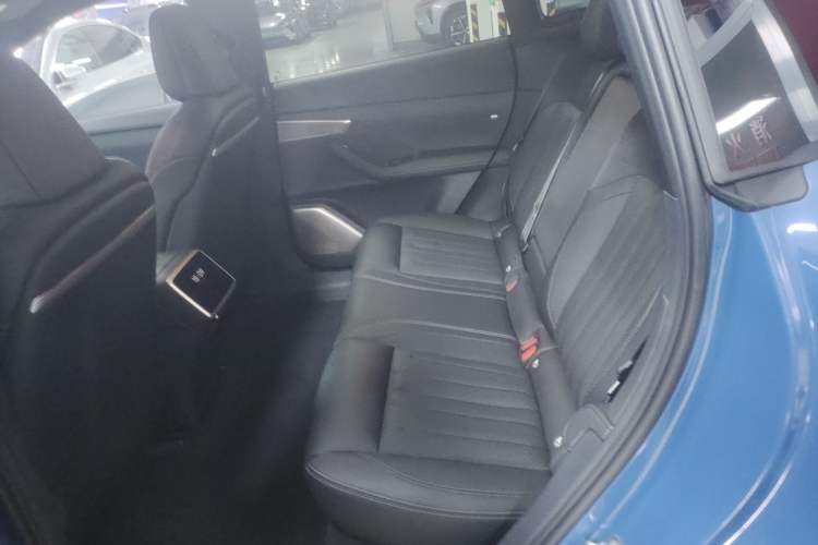 Used ONVO L60 2024 60 kWh Rear-Drive Version Interior 4