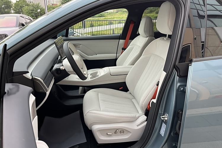 Used ONVO L60 2024 60 kWh Rear-Drive Version Interior 9