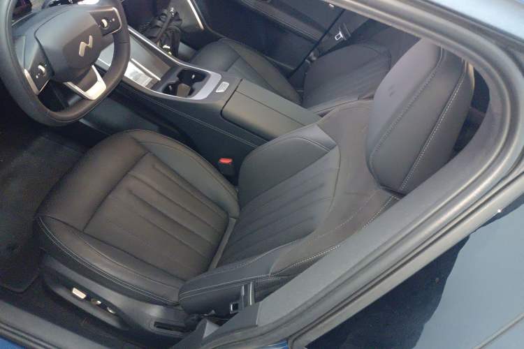 Used ONVO L60 2024 60 kWh All-Wheel Drive Left Front Seat