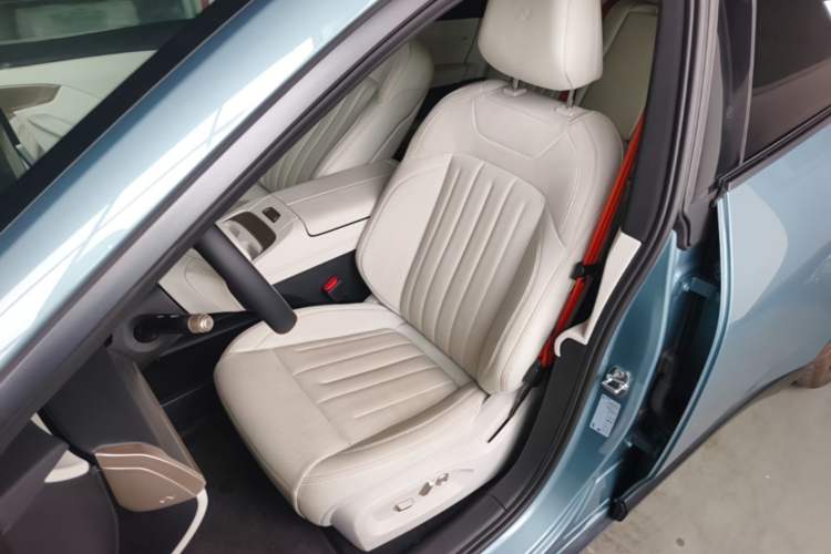 Used ONVO L60 2024 60 kWh Rear-Drive Version Left Front Seat
