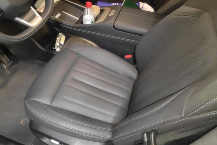 Used ONVO L60 2024 60 kWh All-Wheel Drive Left Front Seat