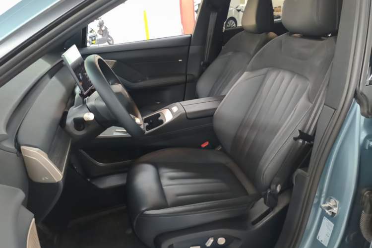 Used ONVO L60 2024 60 kWh All-Wheel Drive Left Front Seat