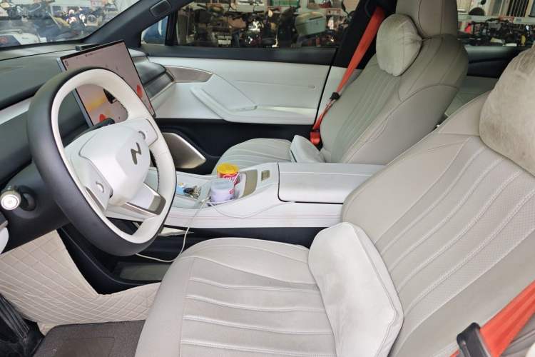 Used ONVO L60 2024 60 kWh Rear-Drive Version Left Front Seat