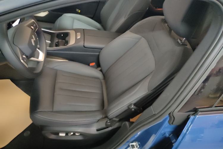 Used ONVO L60 2024 60 kWh All-Wheel Drive Left Front Seat