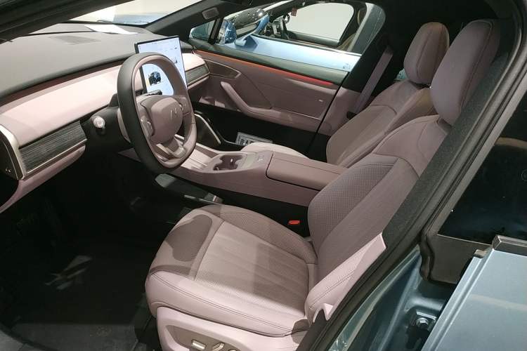 Used ONVO L60 2024 60 kWh Rear-Drive Version Left Front Seat