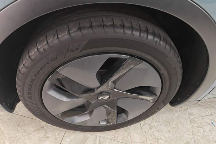 Used ONVO L60 2024 60 kWh Rear-Drive Version Left Front Wheel Hub