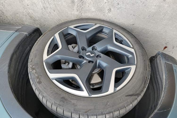 Used ONVO L60 2024 60 kWh Rear-Drive Version Left Front Wheel Hub