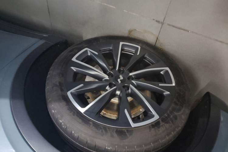 Used ONVO L60 2024 60 kWh Rear-Drive Version Left Front Wheel Hub