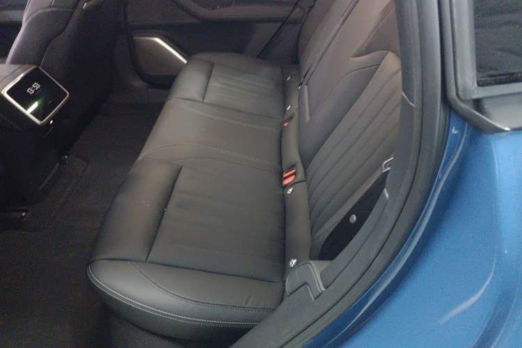 Used ONVO L60 2024 60 kWh All-Wheel Drive Left Rear Seat