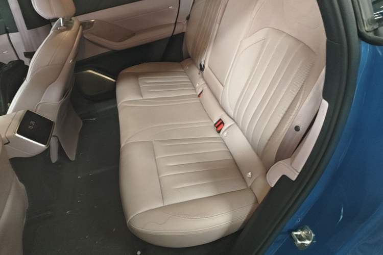 Used ONVO L60 2024 60 kWh Rear-Drive Version Left Rear Seat