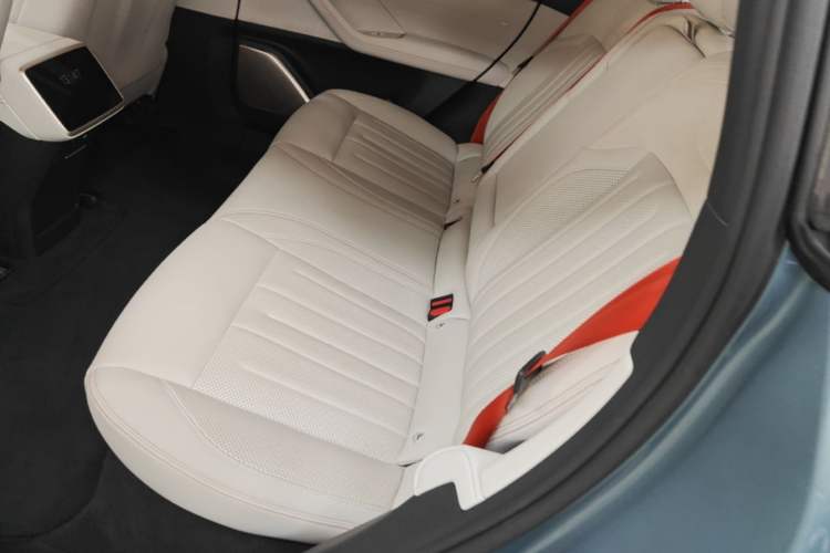 Used ONVO L60 2024 60 kWh Rear-Drive Version Left Rear Seat