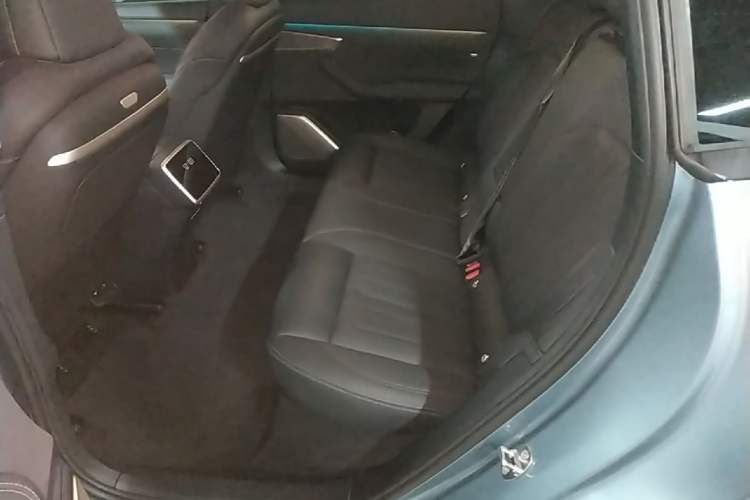 Used ONVO L60 2024 85 kWh All-Wheel Drive Left Rear Seat