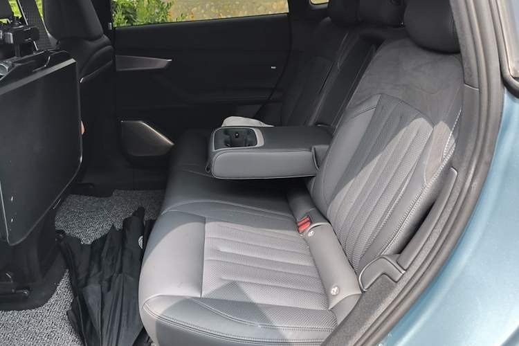 Used ONVO L60 2024 60 kWh Rear-Drive Version Left Rear Seat