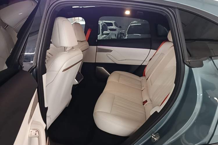 Used ONVO L60 2024 60 kWh Rear-Drive Version Left Rear Seat