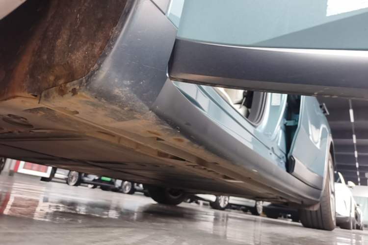 Used ONVO L60 2024 60 kWh Rear-Drive Version Left Side Sill