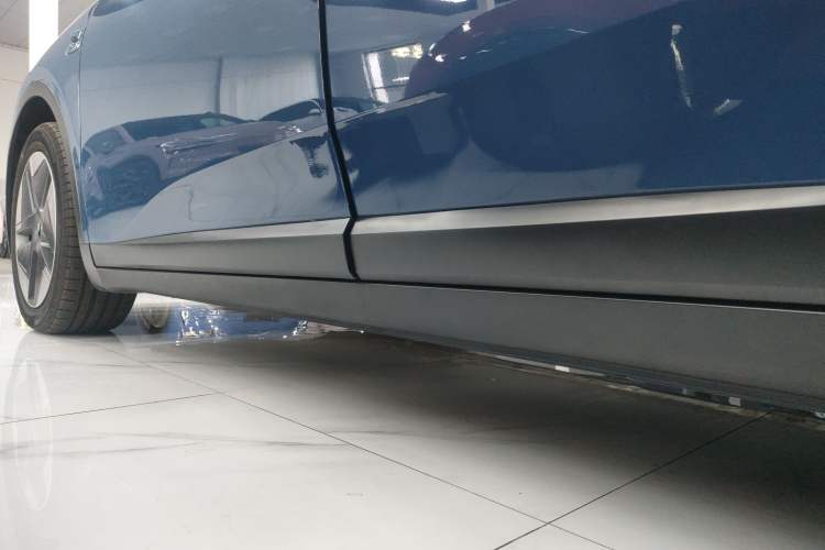 Used ONVO L60 2024 60 kWh Rear-Drive Version Left Side Sill