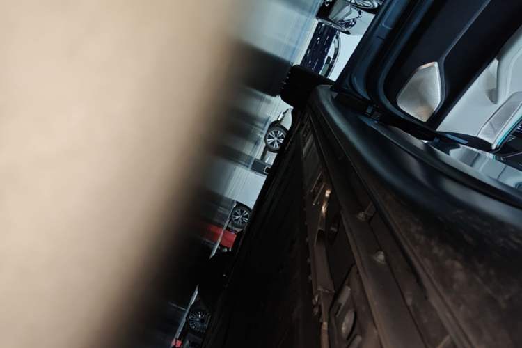 Used ONVO L60 2024 60 kWh Rear-Drive Version Left Side Sill