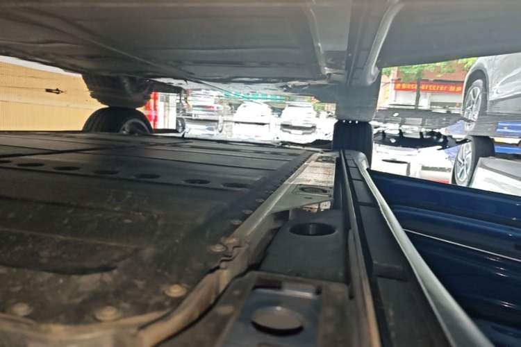 Used ONVO L60 2024 60 kWh Rear-Drive Version Left Side Sill