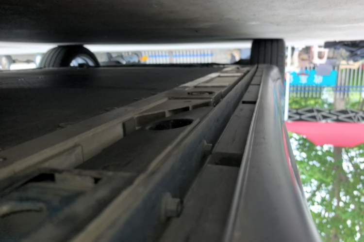 Used ONVO L60 2024 60 kWh All-Wheel Drive Left Side Sill