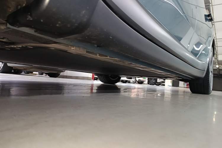 Used ONVO L60 2024 60 kWh Rear-Drive Version Left Side Sill