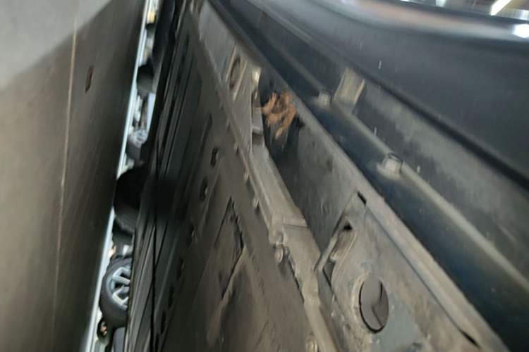 Used ONVO L60 2024 60 kWh Rear-Drive Version Left Side Sill
