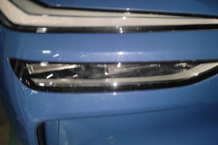 Used ONVO L60 2024 60 kWh All-Wheel Drive Right Front Headlight