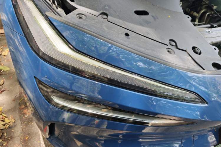 Used ONVO L60 2024 60 kWh Rear-Drive Version Right Front Headlight