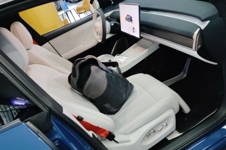 Used ONVO L60 2024 60 kWh Rear-Drive Version Right Front Seat
