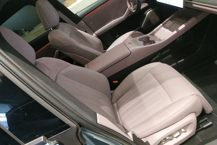 Used ONVO L60 2024 60 kWh Rear-Drive Version Right Front Seat