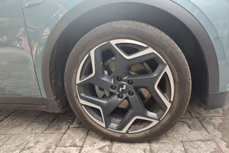 Used ONVO L60 2024 60 kWh Rear-Drive Version Right Front Wheel Hub