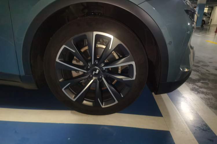 Used ONVO L60 2024 60 kWh Rear-Drive Version Right Front Wheel Hub