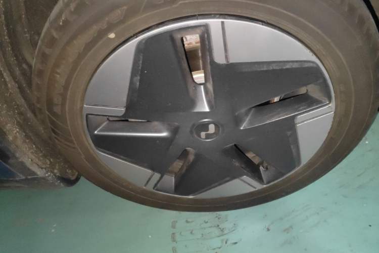 Used ONVO L60 2024 60 kWh All-Wheel Drive Right Front Wheel Hub