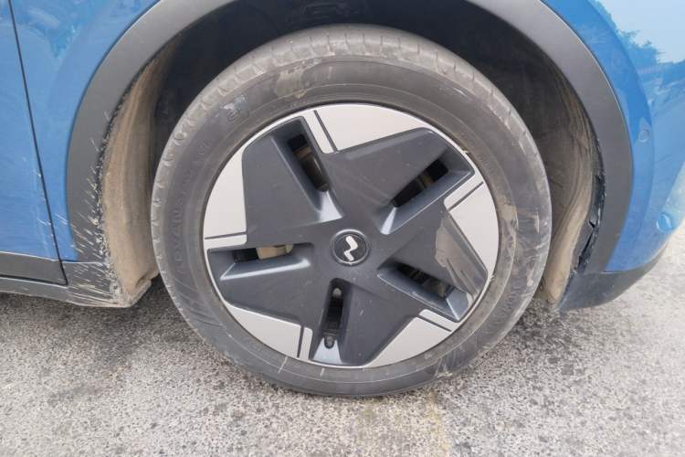 Used ONVO L60 2024 60 kWh Rear-Drive Version Right Front Wheel Hub