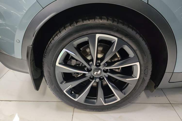 Used ONVO L60 2024 60 kWh All-Wheel Drive Right Rear Wheel Hub