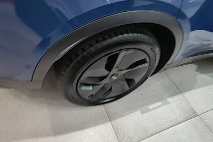 Used ONVO L60 2024 60 kWh Rear-Drive Version Right Rear Wheel Hub