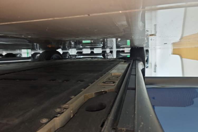 Used ONVO L60 2024 60 kWh Rear-Drive Version Right Side Sill