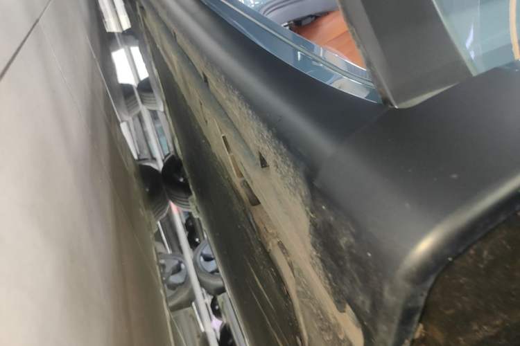 Used ONVO L60 2024 60 kWh Rear-Drive Version Right Side Sill