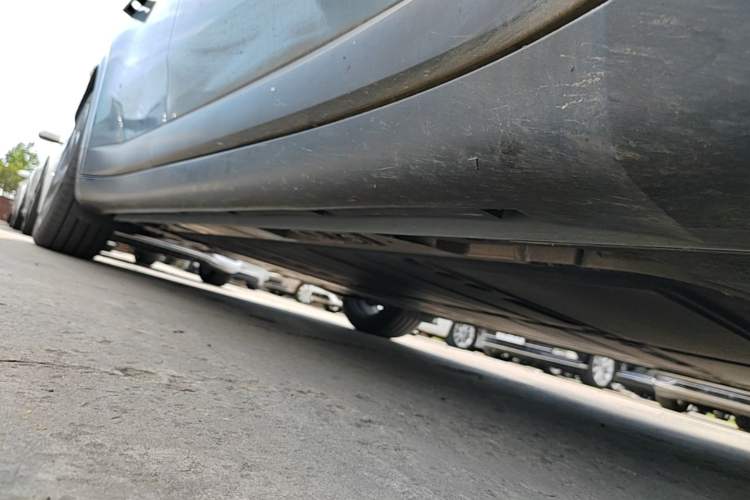 Used ONVO L60 2024 60 kWh Rear-Drive Version Right Side Sill