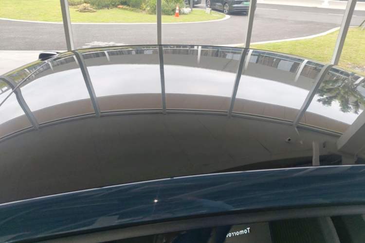 Used ONVO L60 2024 60 kWh All-Wheel Drive Roof