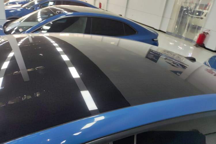 Used ONVO L60 2024 60 kWh All-Wheel Drive Roof