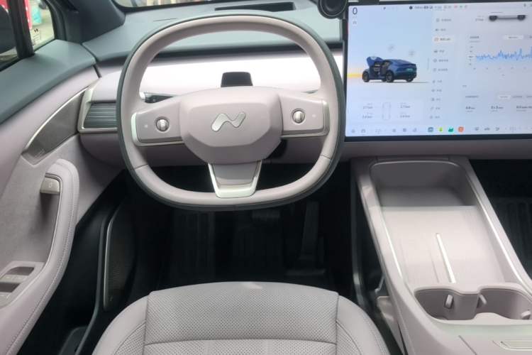 Used ONVO L60 2024 60 kWh All-Wheel Drive Steering Wheel