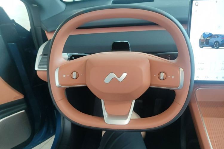 Used ONVO L60 2024 60 kWh All-Wheel Drive Steering Wheel
