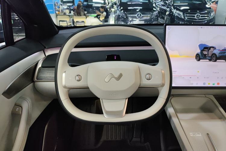 Used ONVO L60 2024 60 kWh All-Wheel Drive Steering Wheel