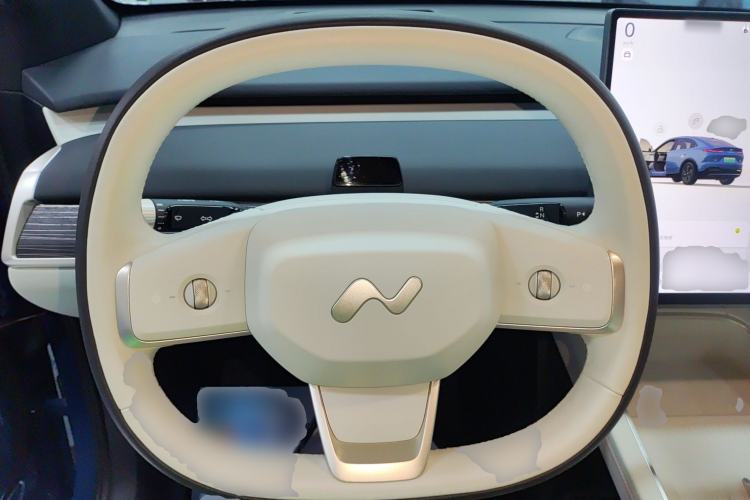 Used ONVO L60 2024 60 kWh All-Wheel Drive Steering Wheel