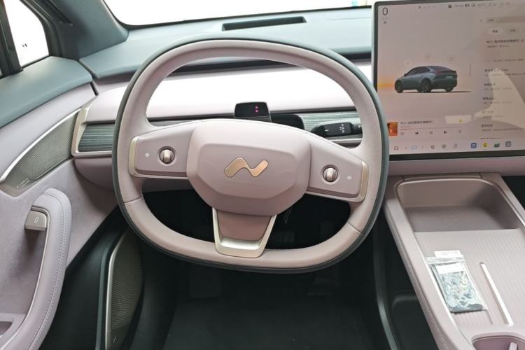 Used ONVO L60 2024 60 kWh All-Wheel Drive Steering Wheel