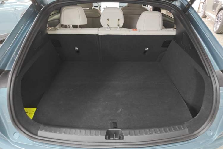 Used ONVO L60 2024 60 kWh Rear-Drive Version Trunk