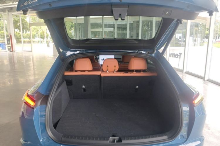 Used ONVO L60 2024 60 kWh All-Wheel Drive Trunk