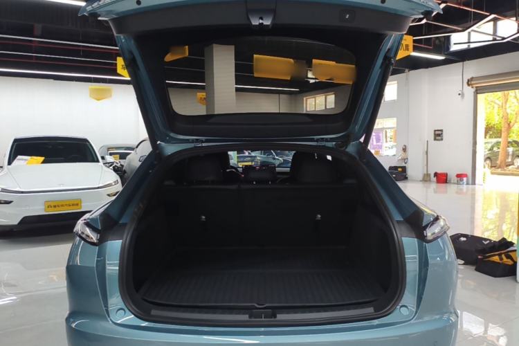Used ONVO L60 2024 60 kWh All-Wheel Drive Trunk
