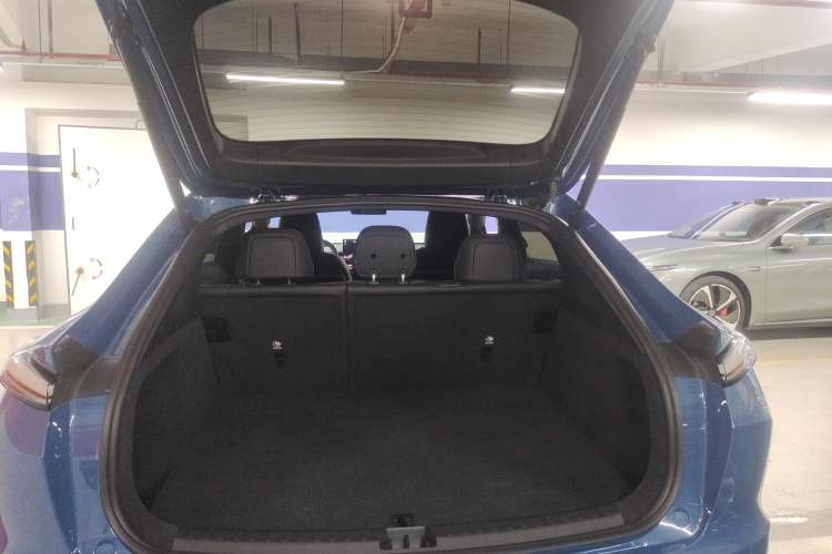 Used ONVO L60 2024 60 kWh Rear-Drive Version Trunk